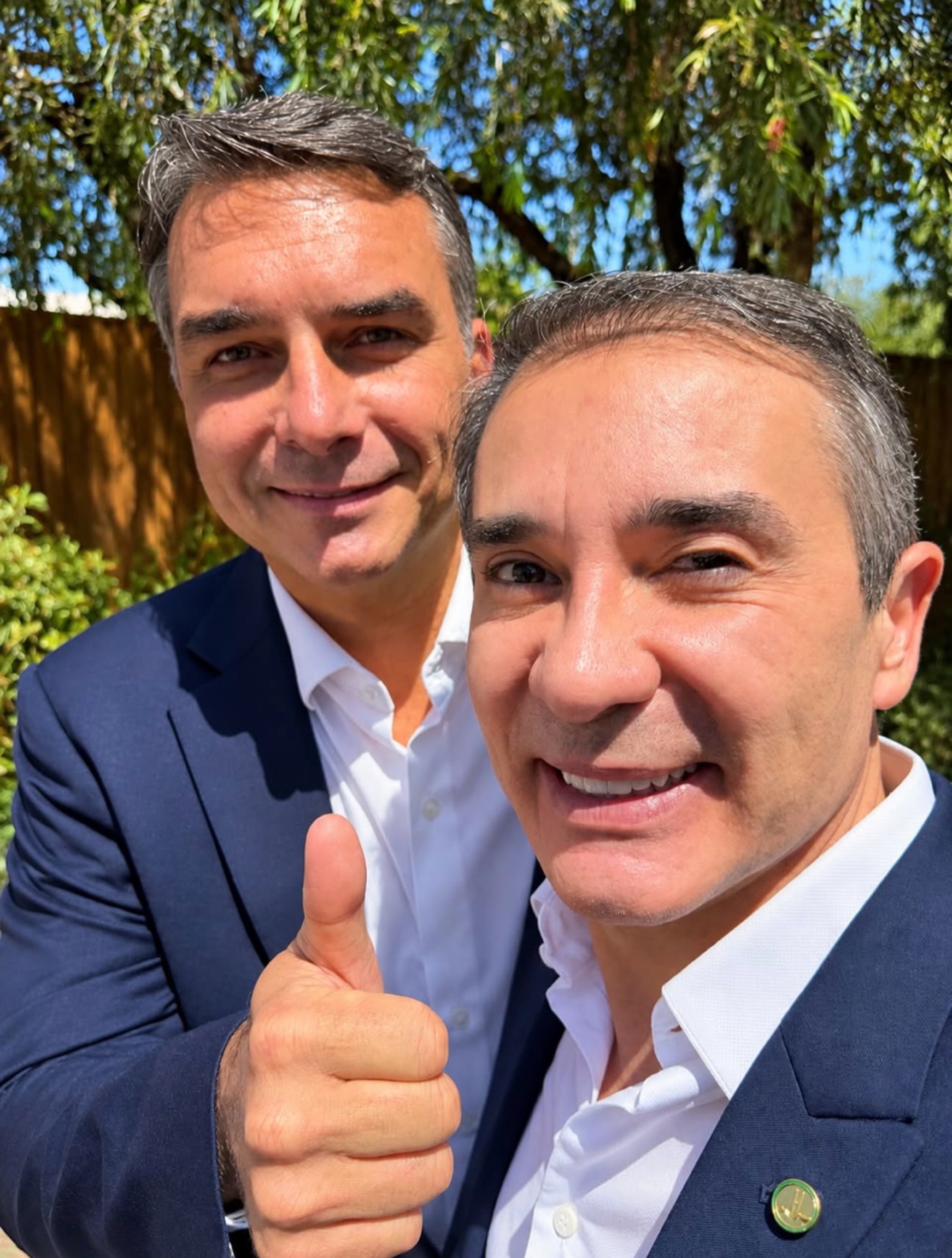 Deputado federal por Roraima Duda Ramos em registro de apoio político à candidatura de Flávio Bolsonaro nas eleições presidenciais.